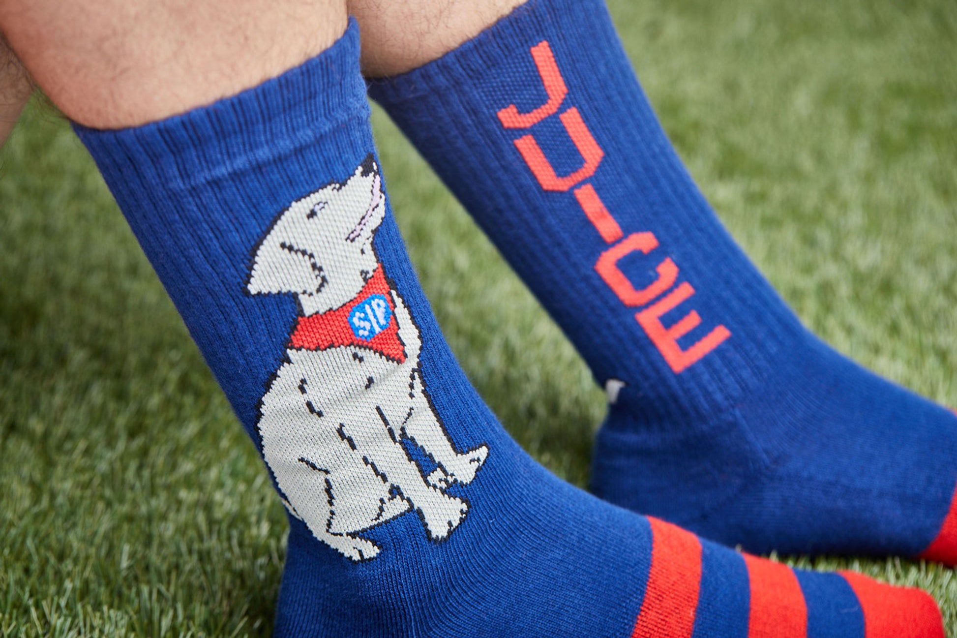 Juice kiffin socks in grey shoes