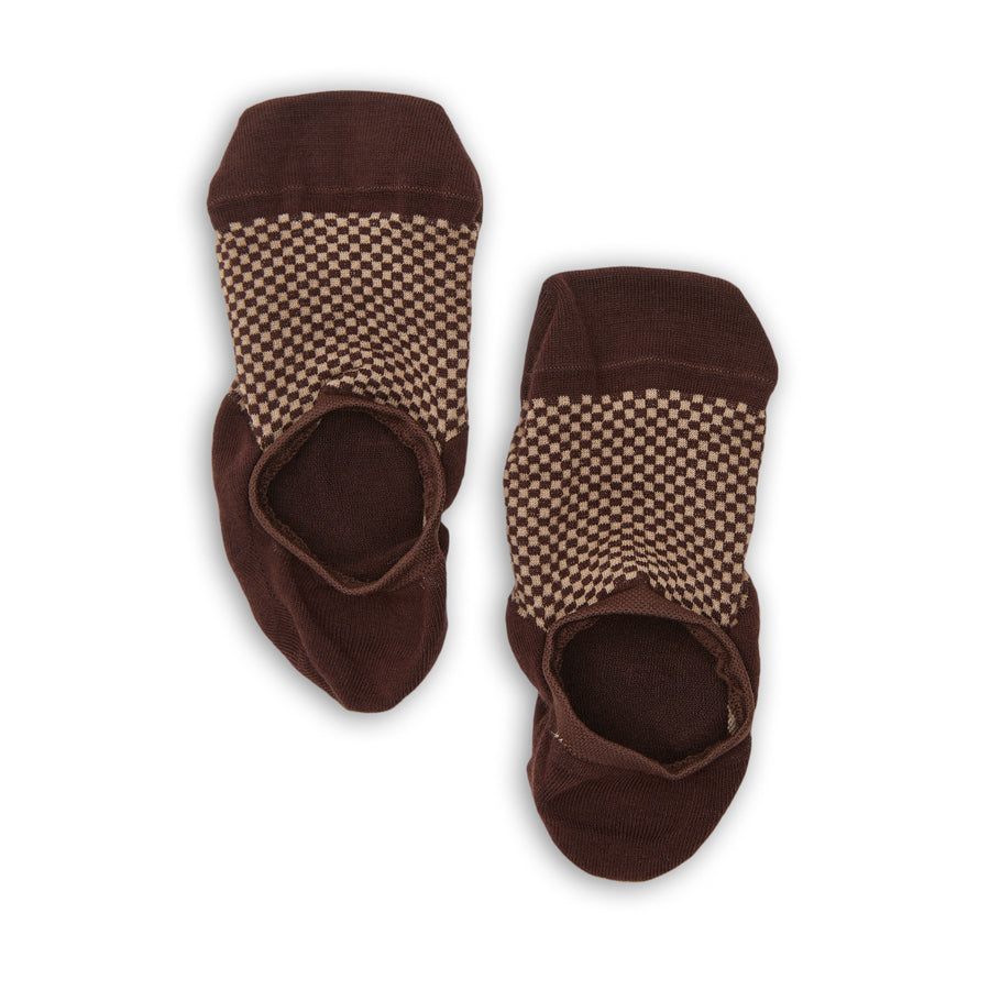 Teddy no-show socks laid flat, showing rich brown houndstooth
